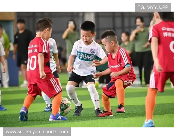 中国足球未来方向引发热议，未来中国足球发展的方向